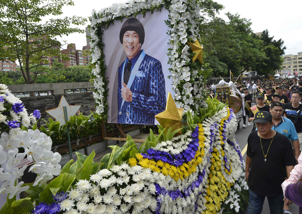 Thousands gather in Taiwan for festive celebrity funeral , Asia News